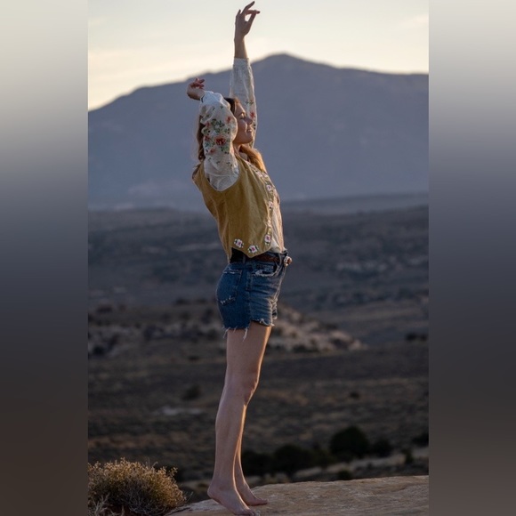 Meet your Posher, Alli - Picture 2 of 3